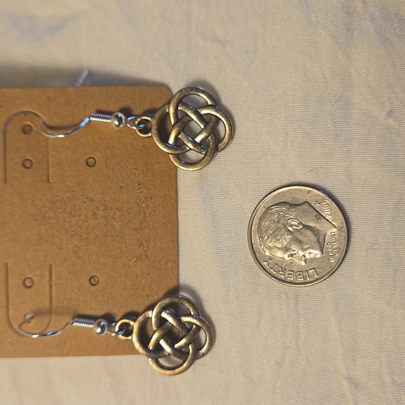 NWT Celtic Style Knot Earrings - Picture 2 of 3